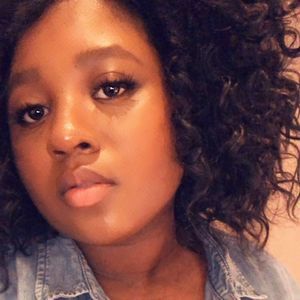 Meet your Posher, Cassandra